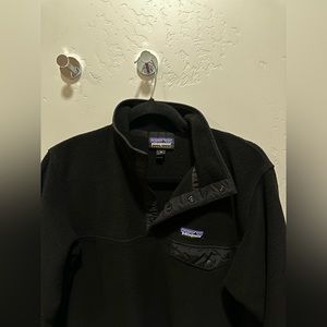 Women’s Patagonia fleece pull over